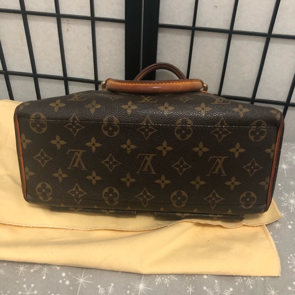Louis Vuitton Bag - Picture 6 of 15